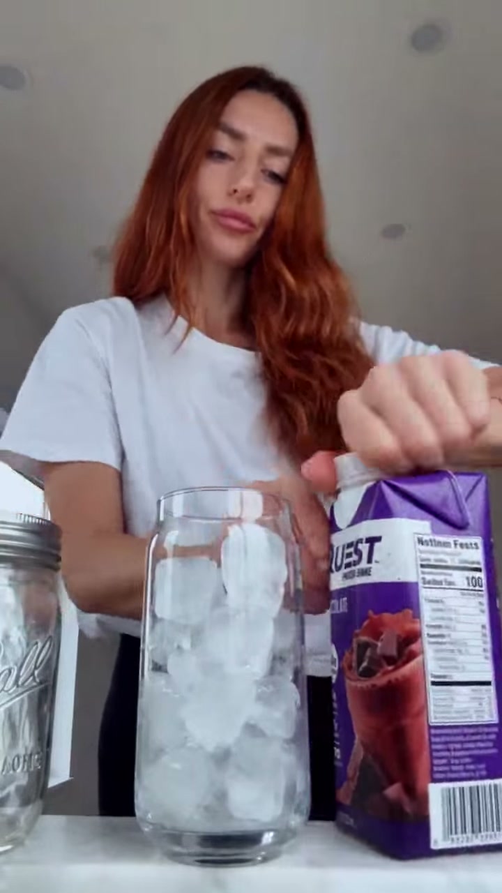 https://media.modelrunner.ai/YT6yywUVHis1d0gK-protein-shake-ugc-ad-ref2.jpg